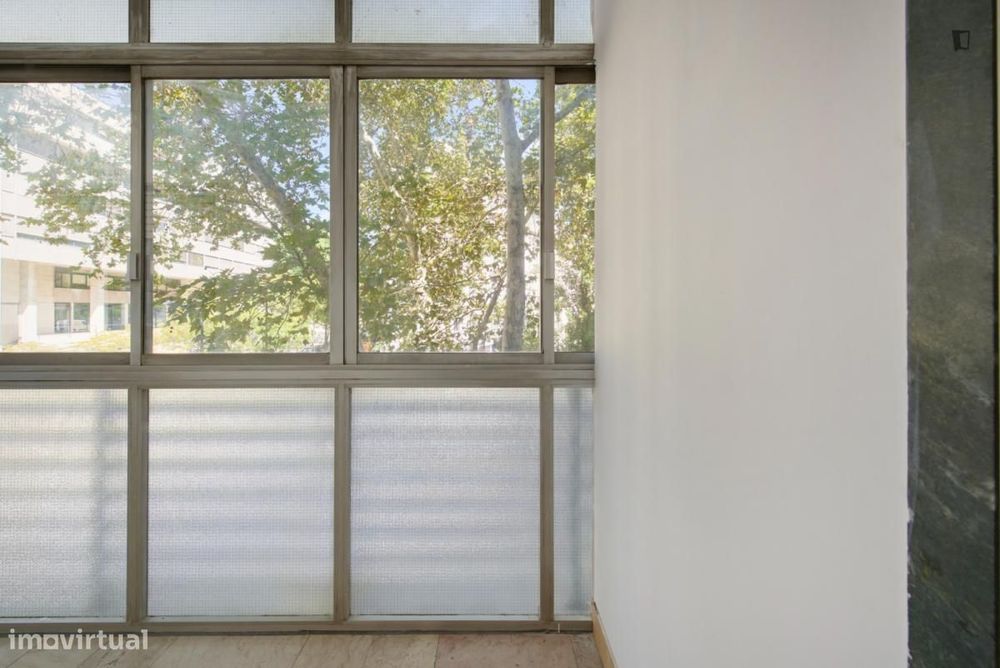 Quarto - localizado em Arroios Lisbon