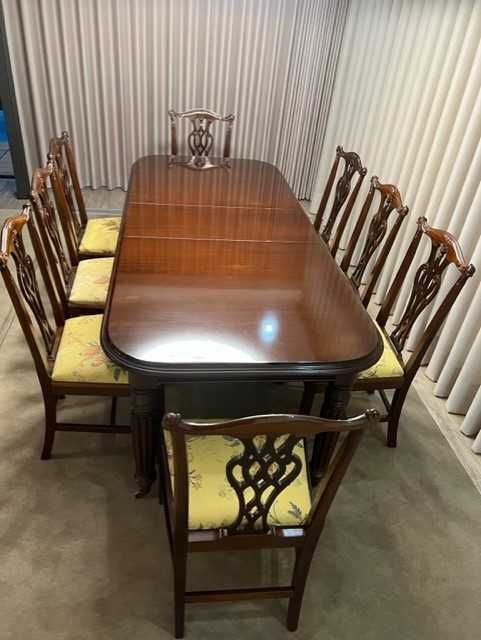 MESA de JANTAR - Estilo Inglês e 8 Cadeiras - ÓTIMO ESTADO
