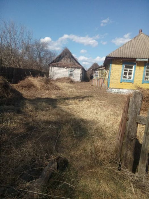 Хата в селі ( будинок )