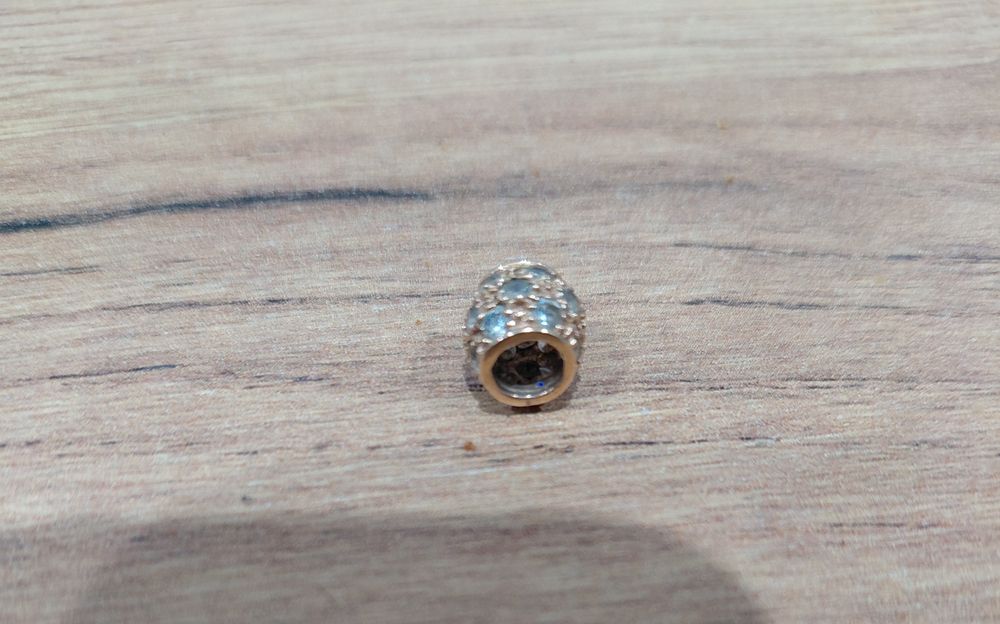 Złoty charms do bransoletki,zawieszka