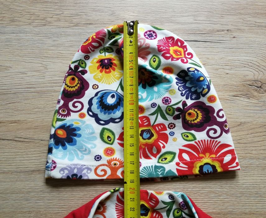 Czapka i chusta folklorystyczna