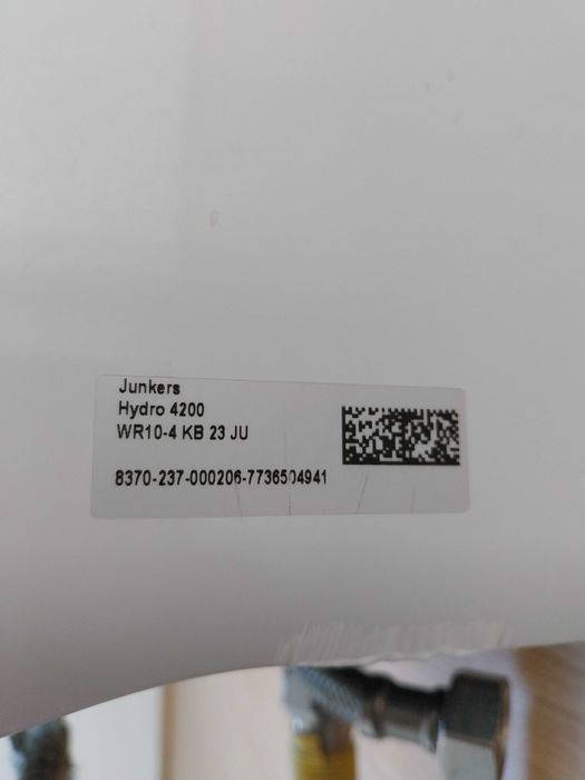 Gazowy przepływowy podgrzewacz do wody Junkers Hydro 4200 WR 9/10-4KB