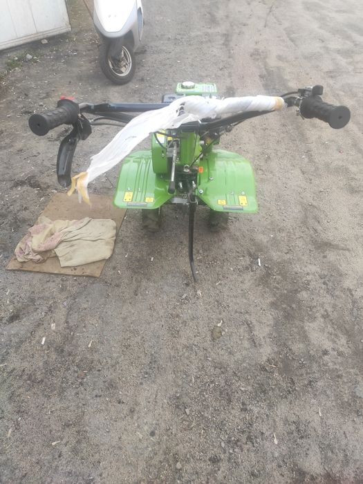 Продам мотоблок новый как купил то не разу не пользовался с навесным