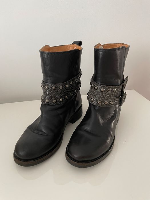 Botas pretas cano alto