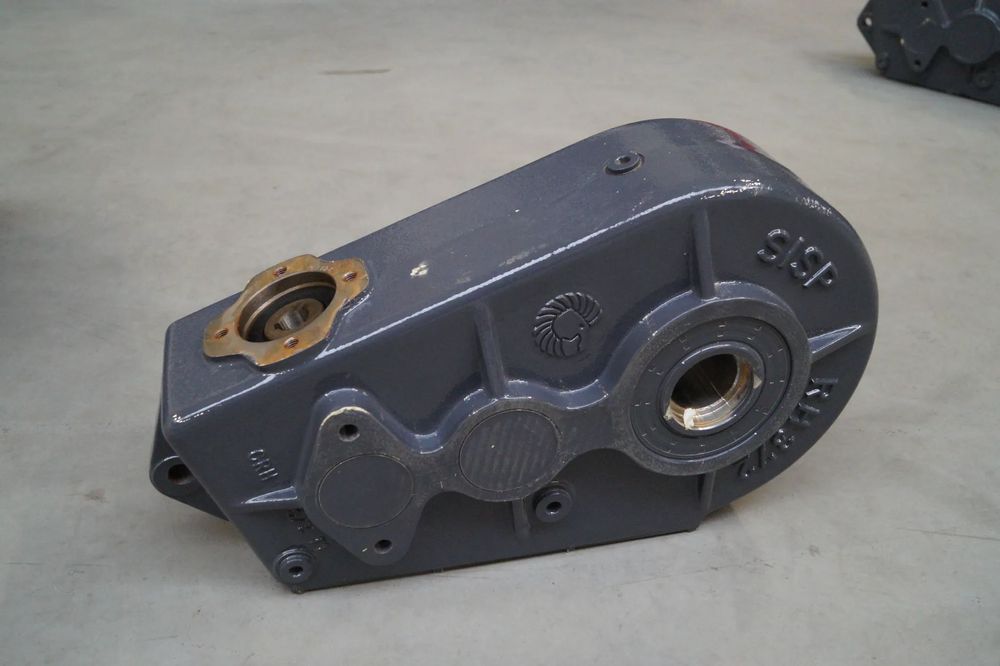 Przekładnia napędu taśmy. Skrzynia RH372 Pichon, Rozrzutnik