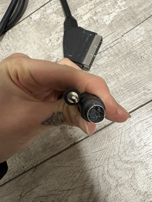 przyłącze EURO - wtyk JACK 3,5 stereo + S-VHS BLOW