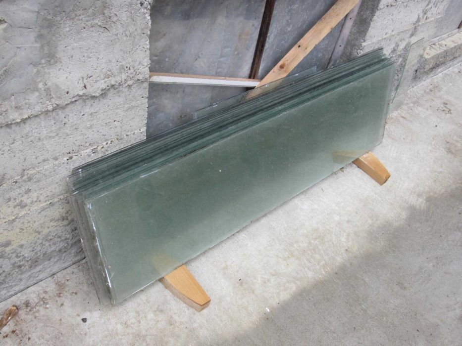 Стекло оконное. Б/у 3мм 139х39мм много штук.