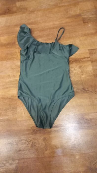 Продам купальники р 10,12,.16,