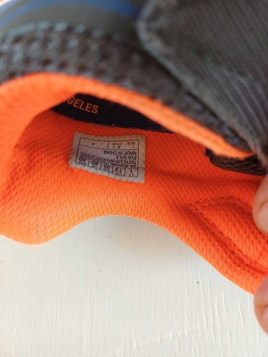 Продам дитячі кросівки Skechers