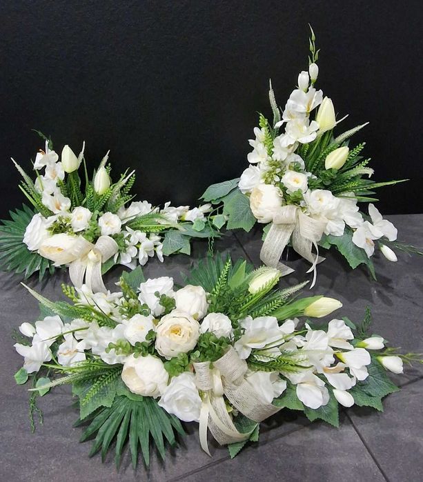 Komplet kompozycji kwiatowych na grób 2x stroik + wkład do wazonu WG84