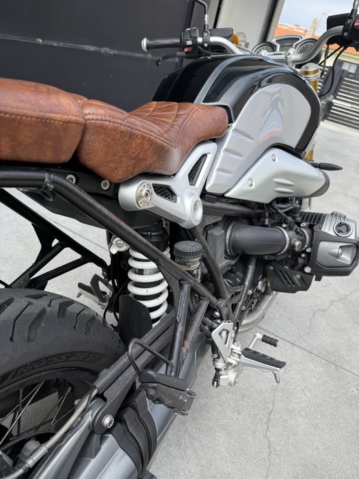 BMW R nineT – 35.000 km – Escapes Akrapovic – Banco Novo – Extras