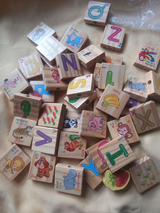 алфавіт на кубиках