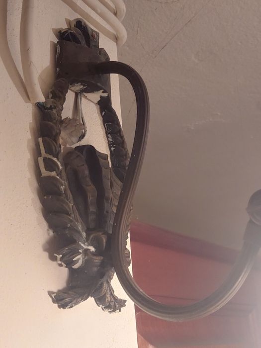 Candeeiro de parede em ferro