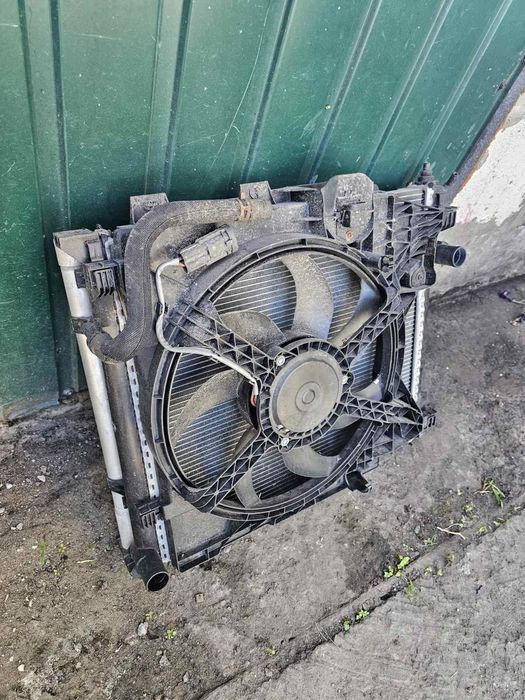 радіатор охолодження, інтеркуллер Nissan N200