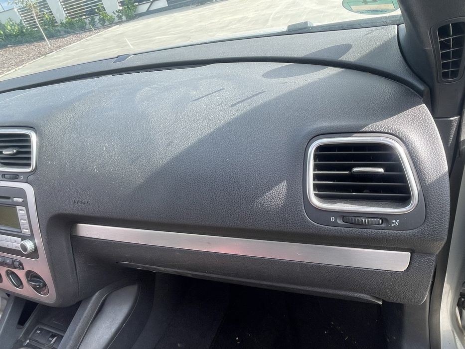 Deska rozdzielcza konsola vw eos 05-10r pasy airbag