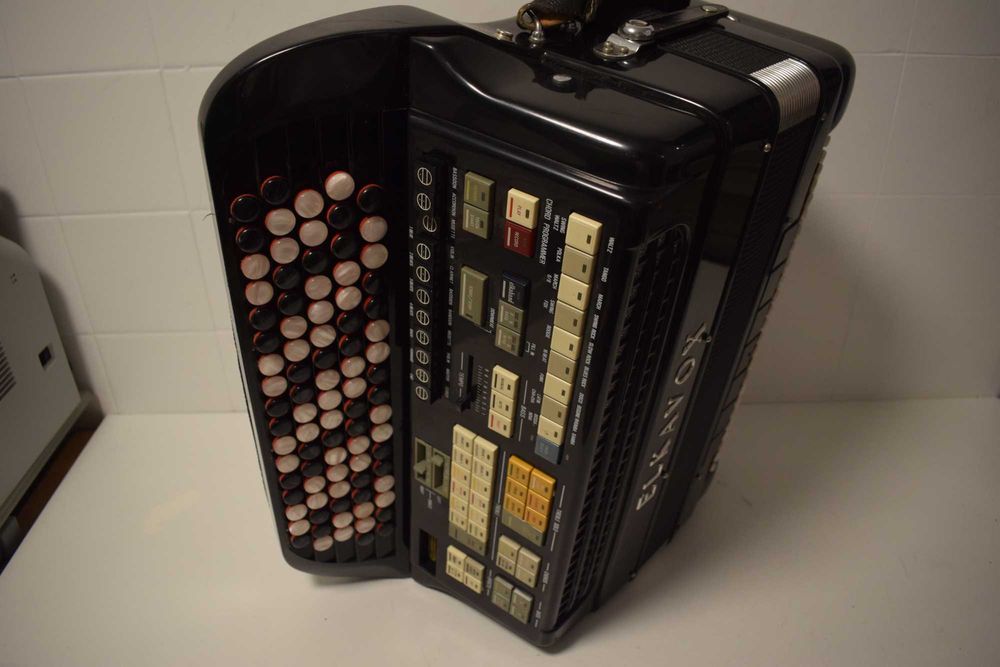 Elkavox F3 4 Voz 120 Baixos, N 266