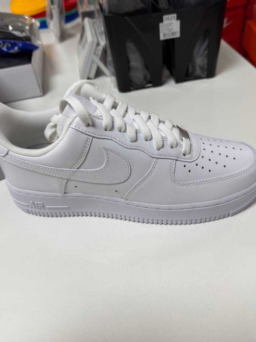 Оригінальні кросівки Nike Air Force 1 Low 07 White CW2288‑111 нові