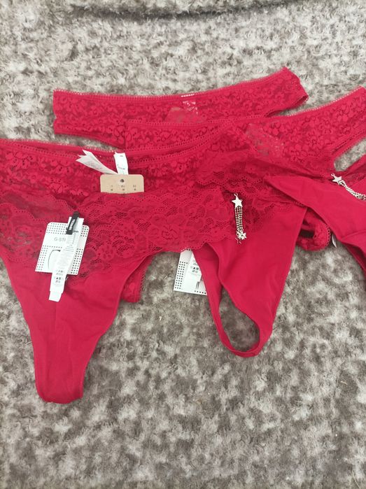 Stringi czerwone koronkowe Tezenis M ( 3szt )