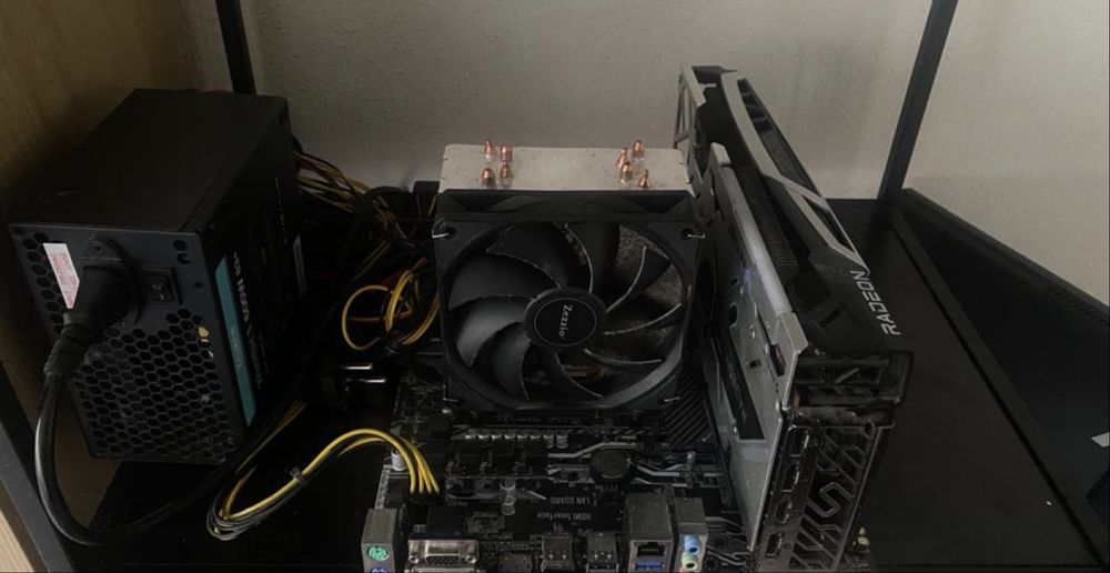 Ryzen 5700x3d, RX 6700XT, 32GB