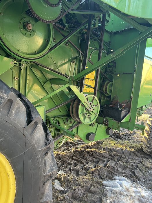 Свіжопривезений комбайн John Deere 1157 жатка Шумахер