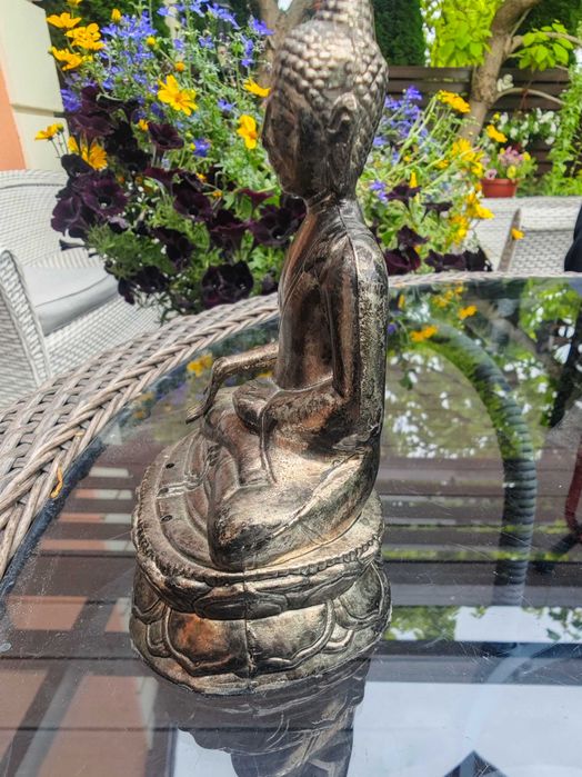 Budda w pozie Medicine pose Antyczna pocz XX w statuetka  bialy metal
