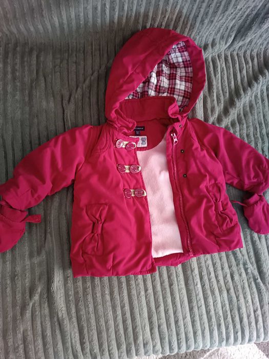 Продам куртку на девочку