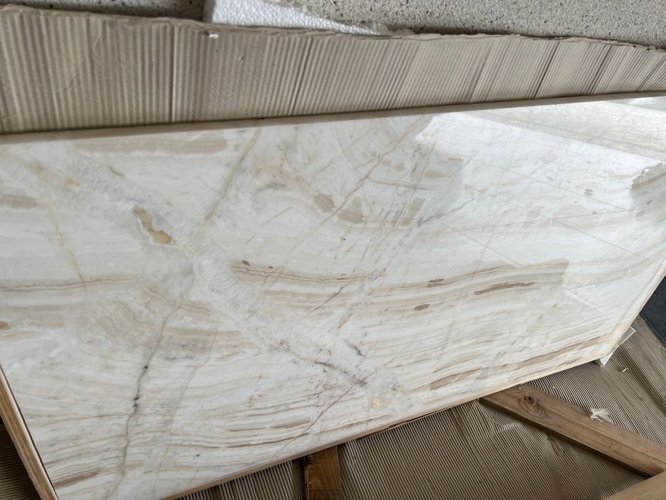 Slab Onyx Kamien naturalny 64cm x 131cm