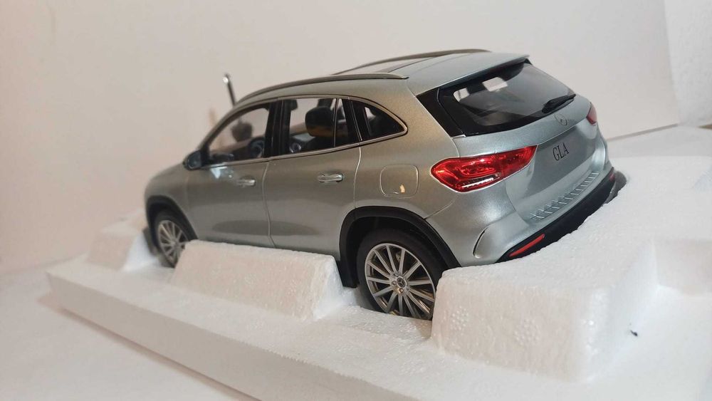 1/18 Mercedes GLA cz - Z Models