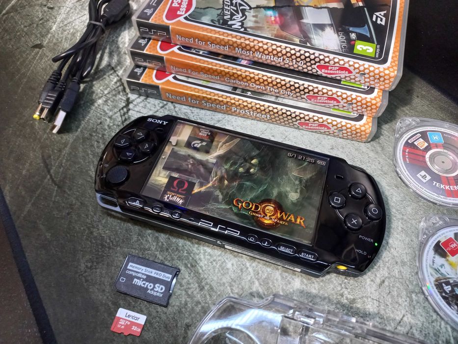 PSP 3004 "Black Piano" - 38 Jogos+MicroSD 32gb+Carregador USB+Bateria
