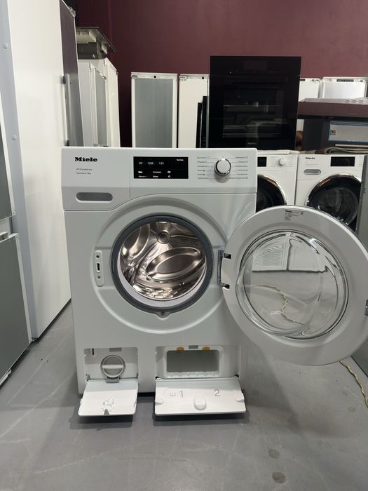 Пральна машина фірми Miele WEG675 wps