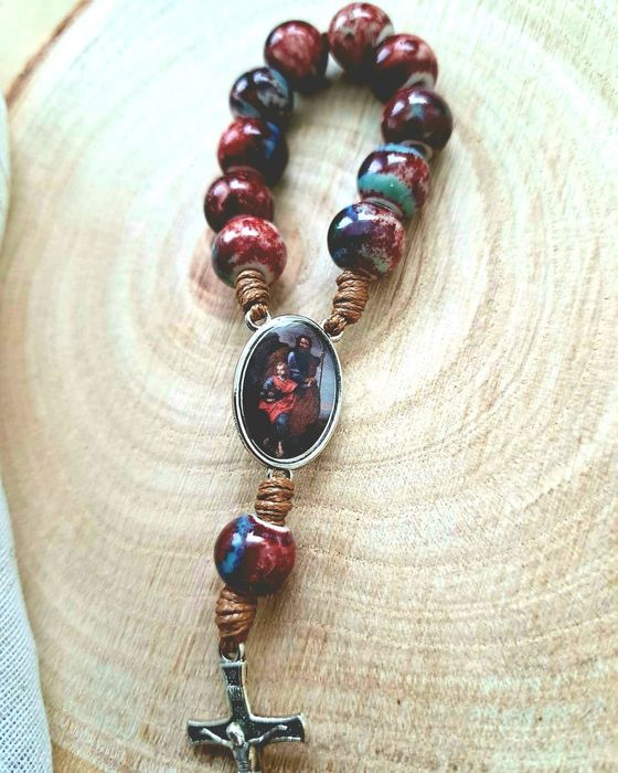 Ceramiczny Różaniec ze św. Józefem z ul. Poselskiej (10-tka) Rękodzieł