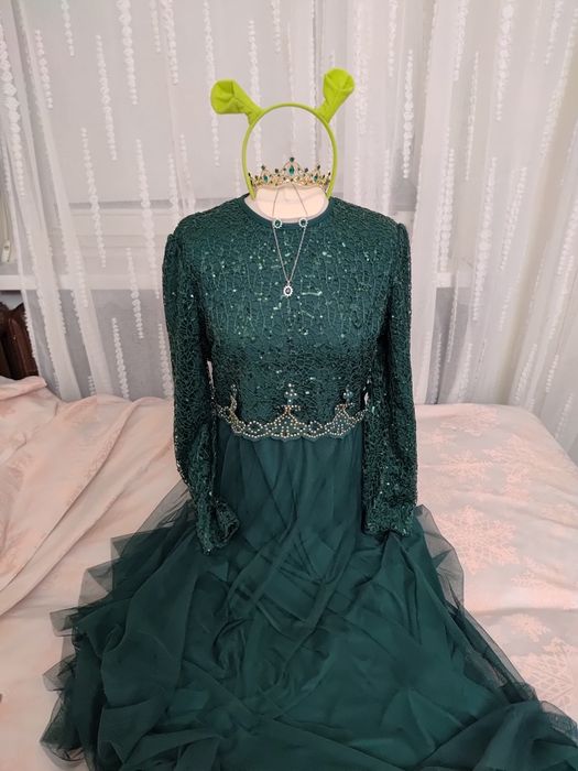 Piękny strój przebranie księżniczka Fiona Shrek rozmiar 42/44