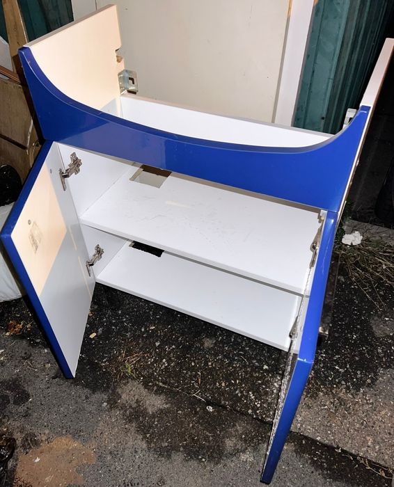 Продам тумбу з умивальником.Рукомийник.Раковина.Тумбочка синя