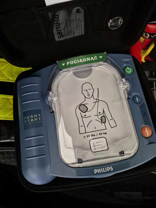 Defibrylator AED Philips HS1 w torbie standard