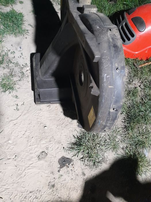 Etesia 124ds kosisko deck traktorek kosiarka ETESIA 124DS obudowa kosz