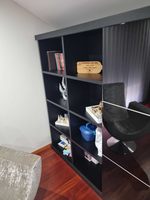 Armario de sala adaptado para colocar tv