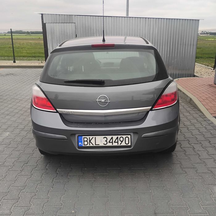 Opel Astra Benzyna