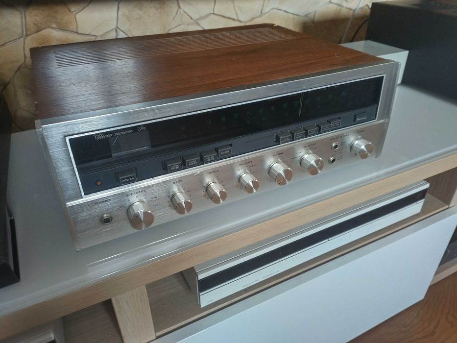 Wzmacniacz amplituner Sansui Six