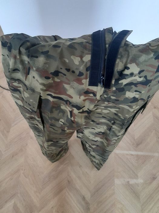 Ubranie na złą pogodę ARLEN typu gore tex sg14