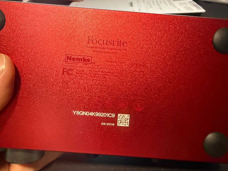 Focusrite Scarlett 2i2 3ª Geração – Como Novo