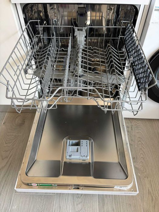 Máquina Lavar Loiça 13 conjuntos Beko DVN05320W