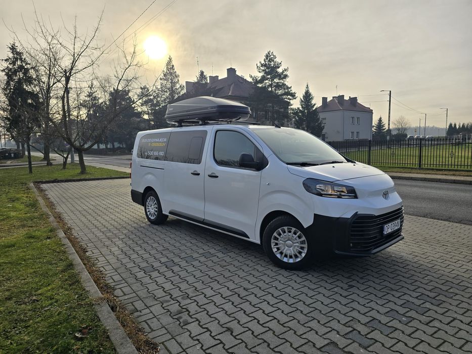 Wynajem busa 9-osobowego Toyota Proace Verso 2.0