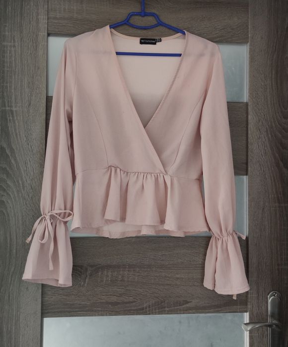 Bluzka damska kopertowy dekolt z falbankami na rękawach r. M