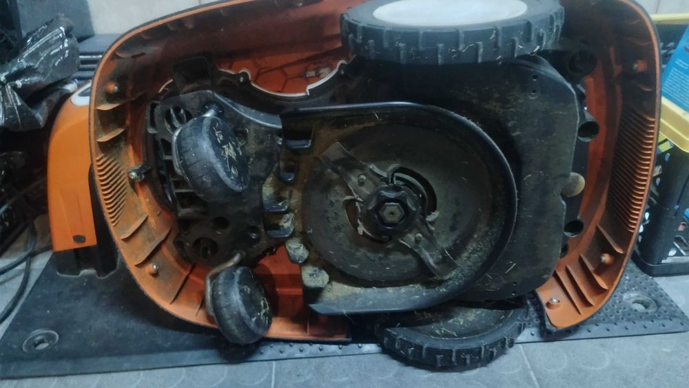 Robot koszacy stihl