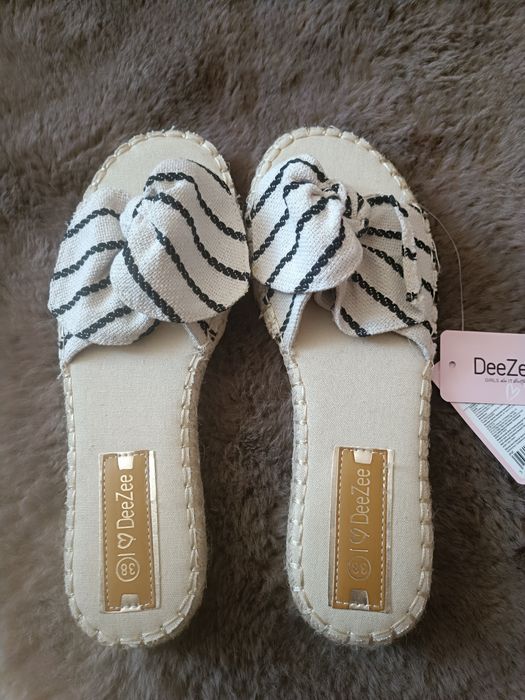 Nowe Klapki Espadryle DeeZee z Kokardą w Paski – Rozmiar 38