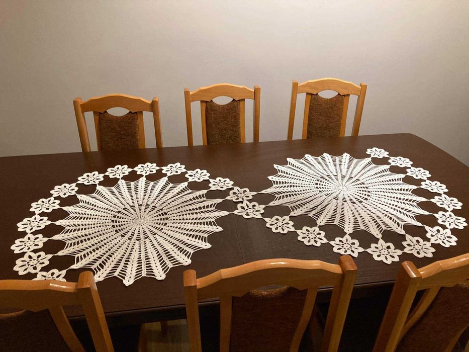 piękny bieżnik szydełkowy