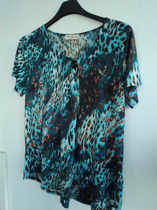 Blusa com padrão, elegante - Tamanho M/L
