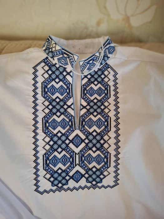 Вишиванка з сорочкової тканини для хлопчика р .134
ширина-45,5, плечі-