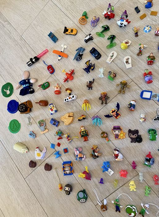 Кіндер іграшки Kinder