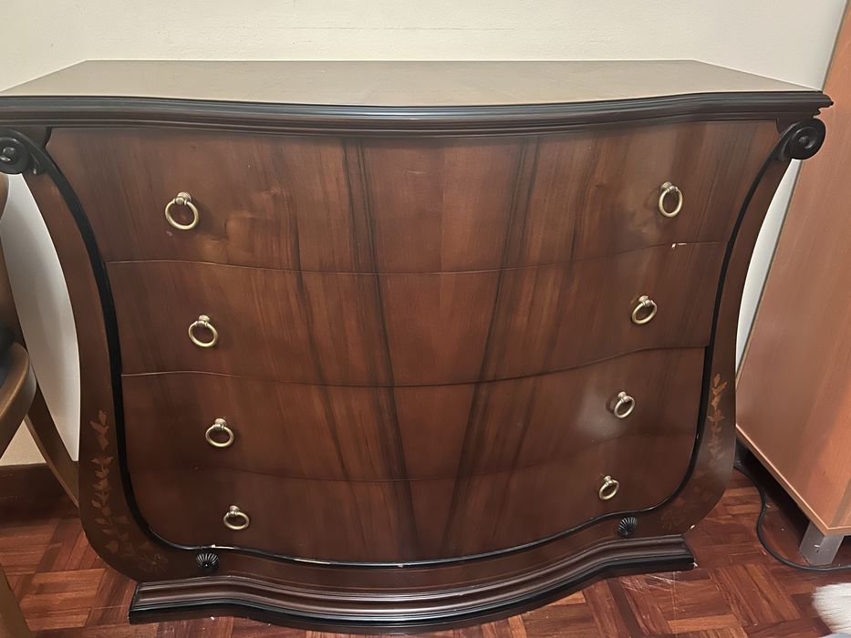 Cómoda estilo clássico